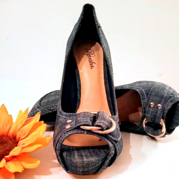 🎁FREE GIFT INCLUDED🎁 NWOT Denim Stiletto Platform Peep Toe Heels Metal Accent - Picture 7 of 15